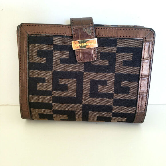 Givenchy Wallet Signature Brown Bifold 5x4 Medium Card Holder Logo Unisex - Picture 1 of 14